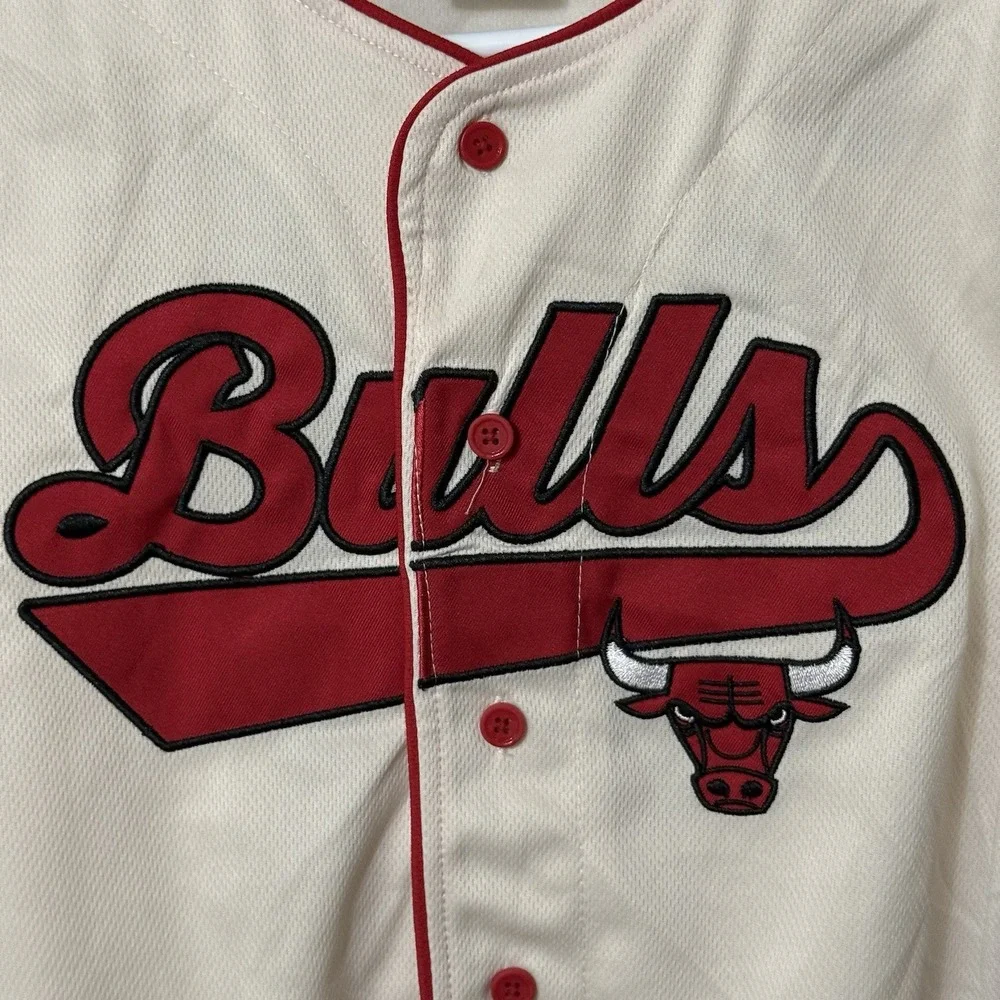 NWT Chicago Bulls Baseball Jersey Tan Red Youth Size 14-16 NBA Basketball